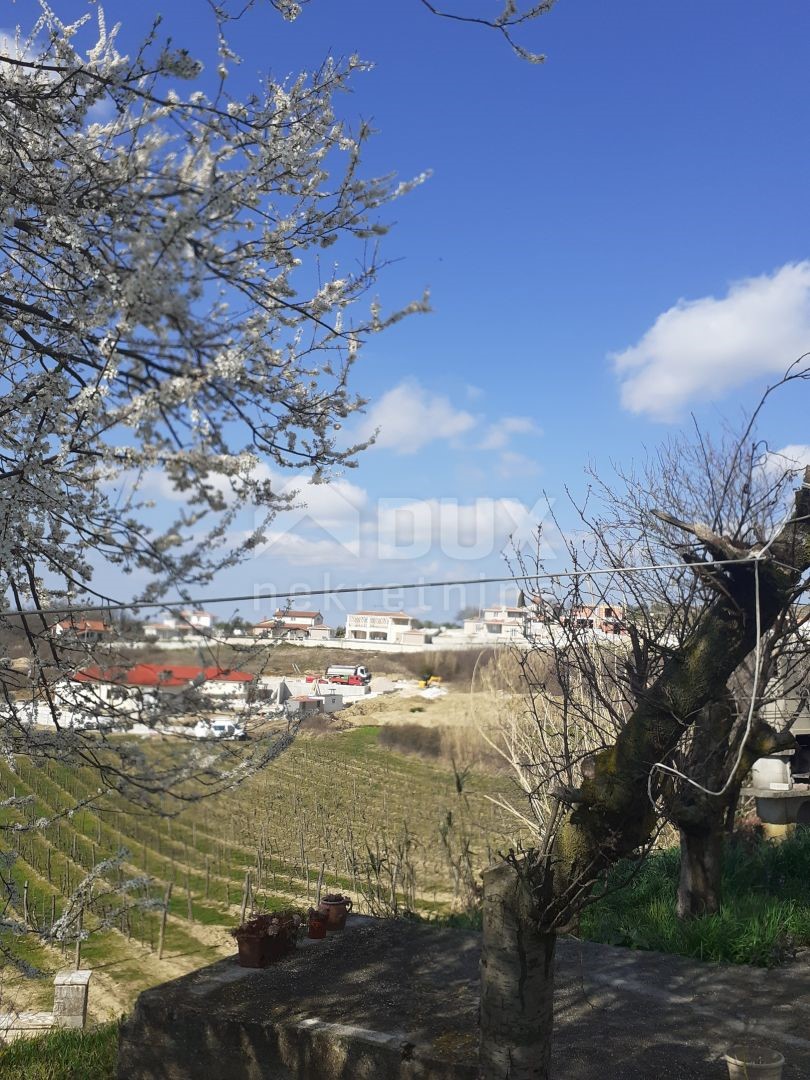 ISTRIA, VIŽINADA - Palazzina con 5 appartamenti, vista panoramica