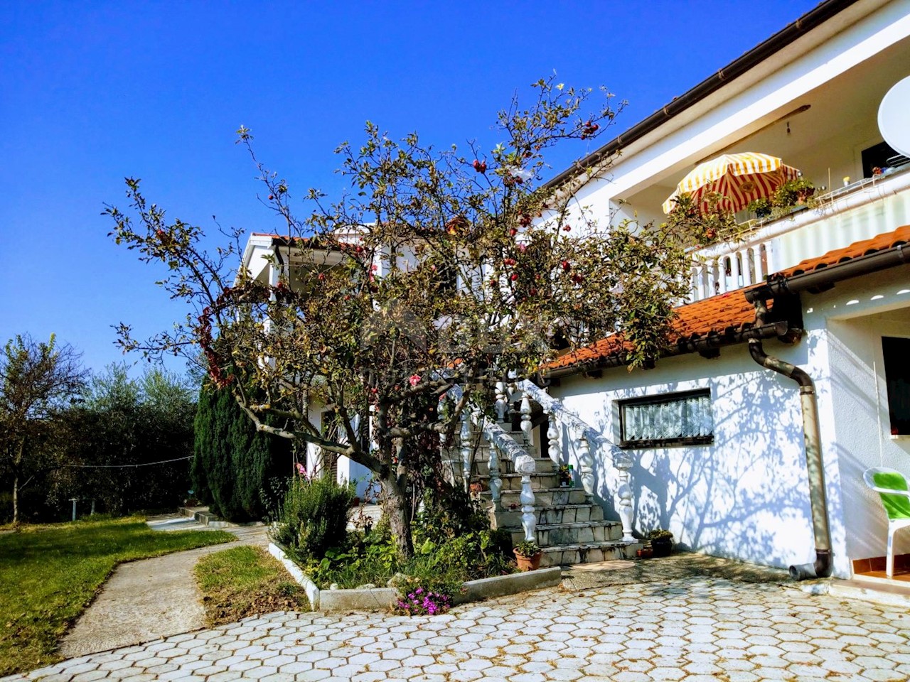 ISTRIA, VIŽINADA - Palazzina con 5 appartamenti, vista panoramica