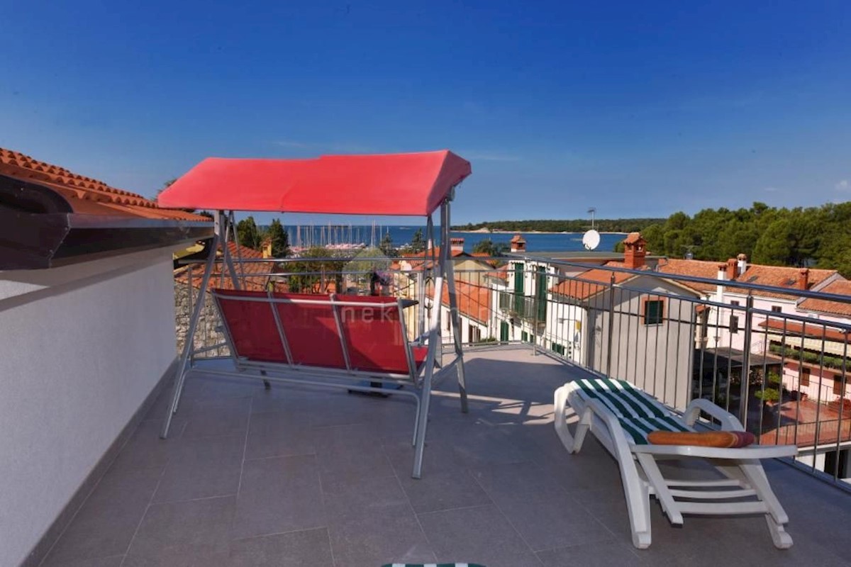 ISTRIA, POREČ - Palazzina con vista mare