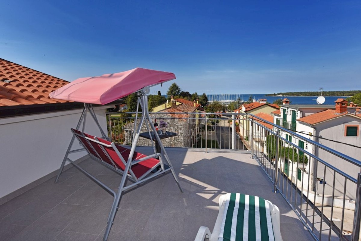 ISTRIA, POREČ - Palazzina con vista mare