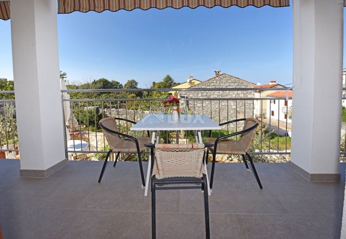 ISTRIA, POREČ - Palazzina con vista mare