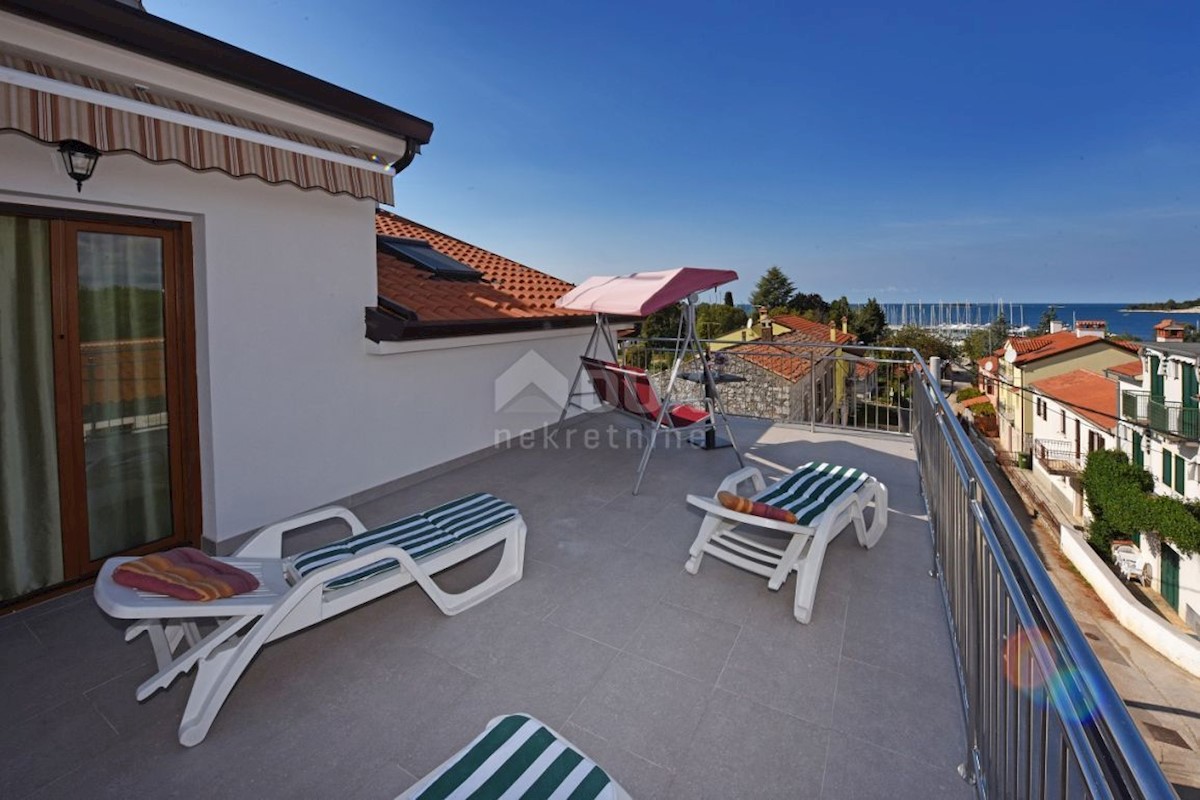 ISTRIA, POREČ - Palazzina con vista mare