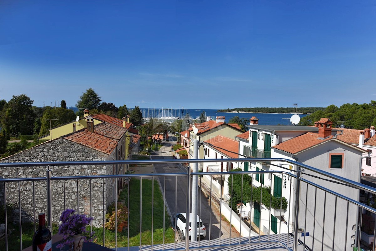 ISTRIA, POREČ - Palazzina con vista mare