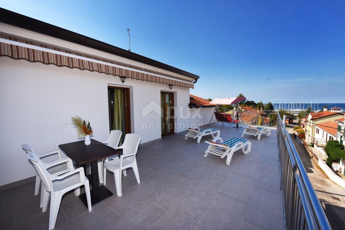 ISTRIA, POREČ - Palazzina con vista mare