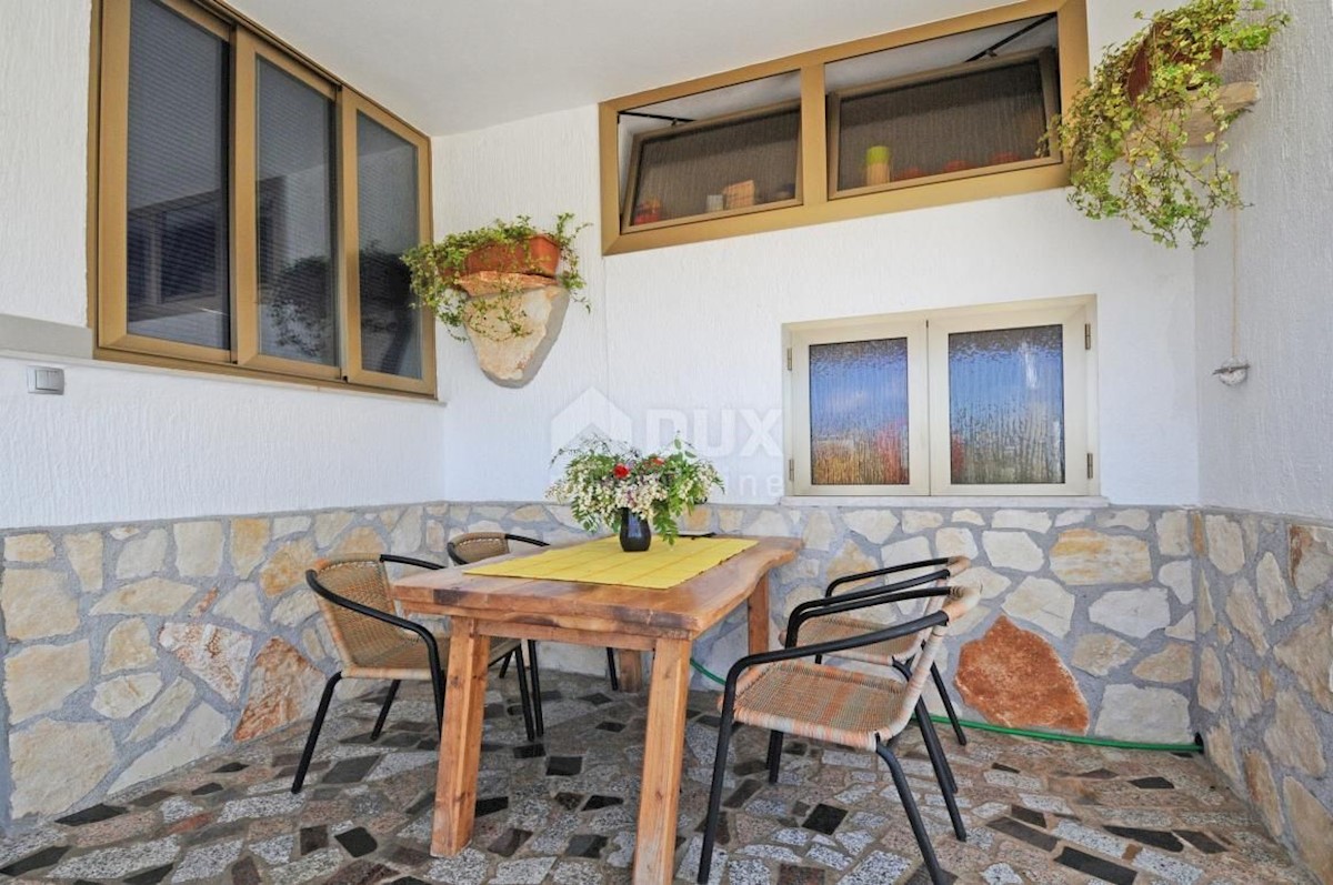 ISTRIA, POREČ - Palazzina con vista mare