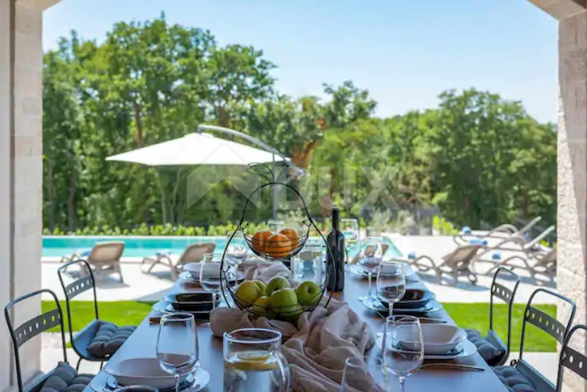 ISTRIA, VIŽINADA - bella villa con piscina