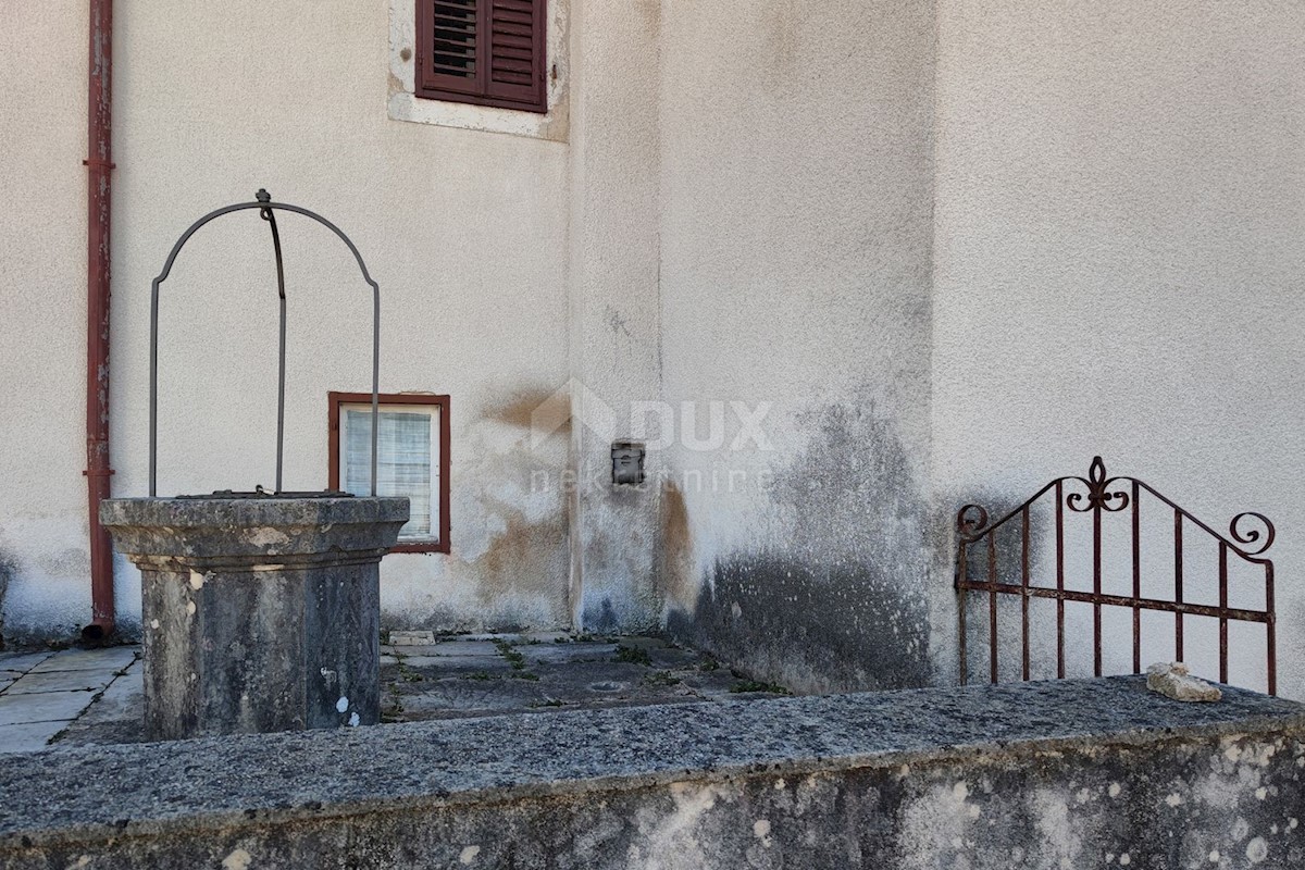 ISOLA DI KRK, MALINSKA - Antica casa in pietra con giardino