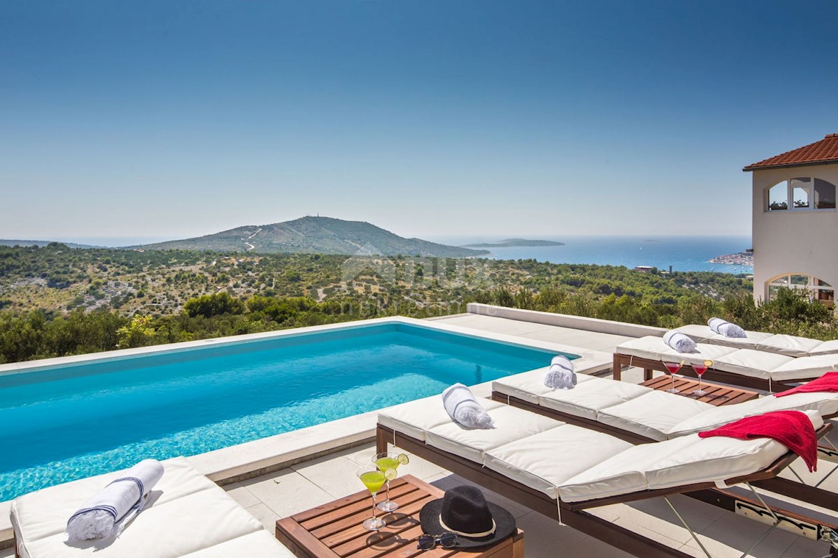 DALMAZIA, PRIMOSTEN - Splendida villa con magica vista panoramica sul mare e sulla natura