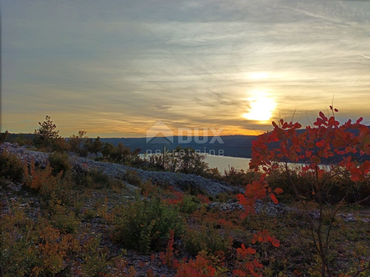 ISTRIA, RABAC - Ampio terreno edificabile con vista mare