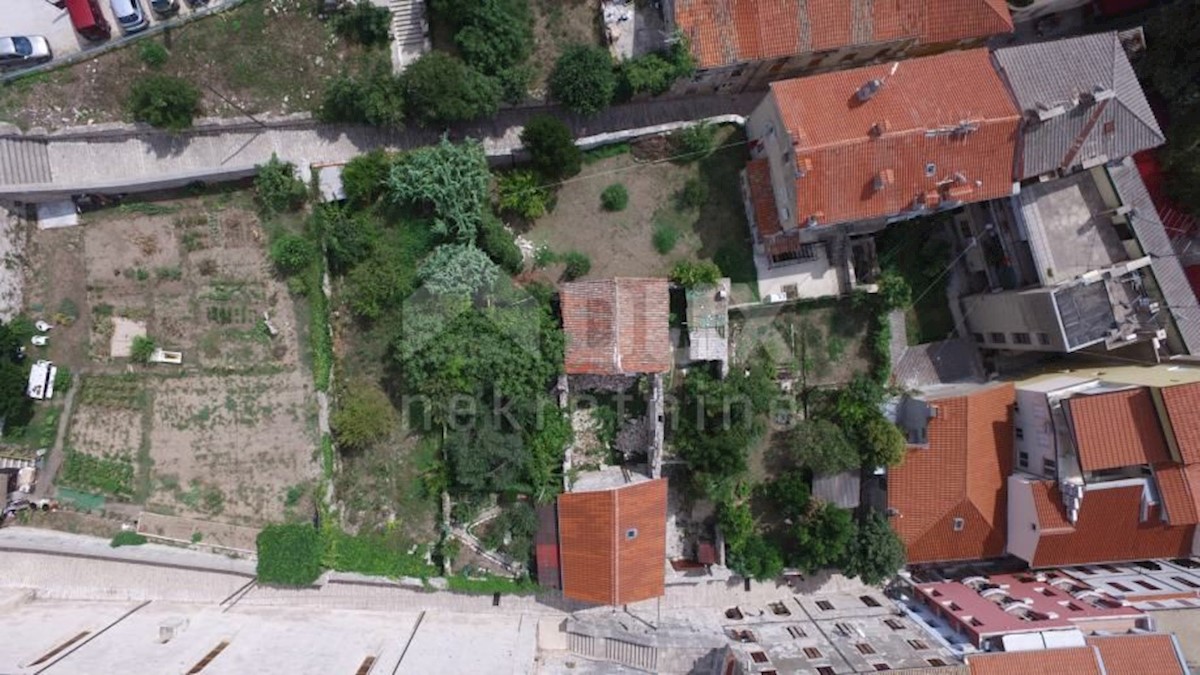 ISTRIA, PULA Progetto per un hotel in centro città con strutture esistenti!