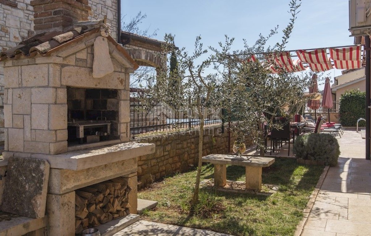 ISTRIA, KAŠTELIR - Villa con splendida vista mare