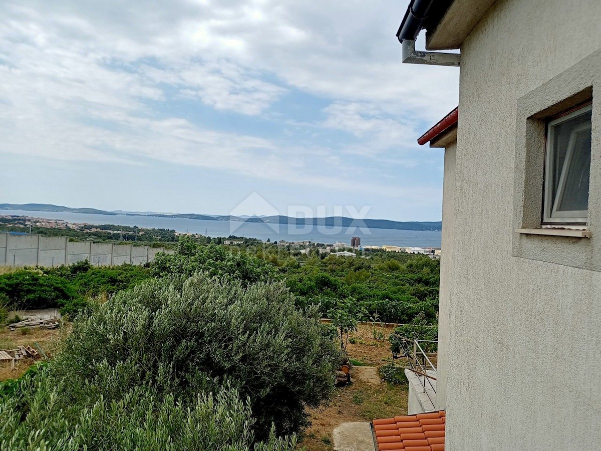 ZADAR, PLOČE - Ampio edificio a più piani con vista mare