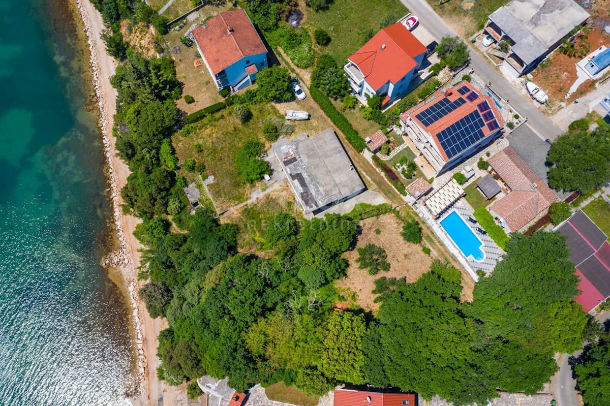 ZADAR, POSEDARJE - Bella casa a più piani e dependance in pietra con piscina