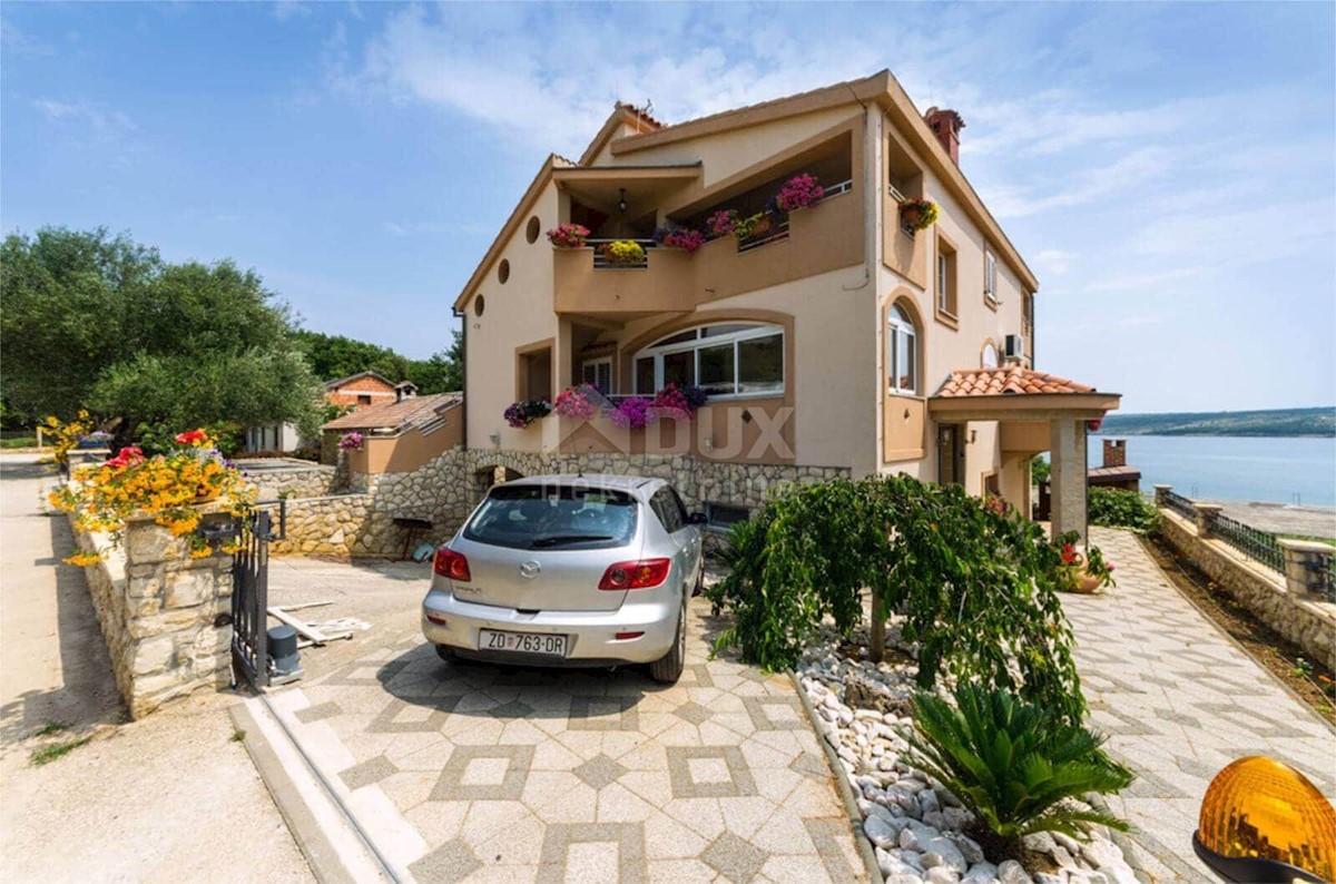 ZADAR, POSEDARJE - Bella casa a più piani e dependance in pietra con piscina