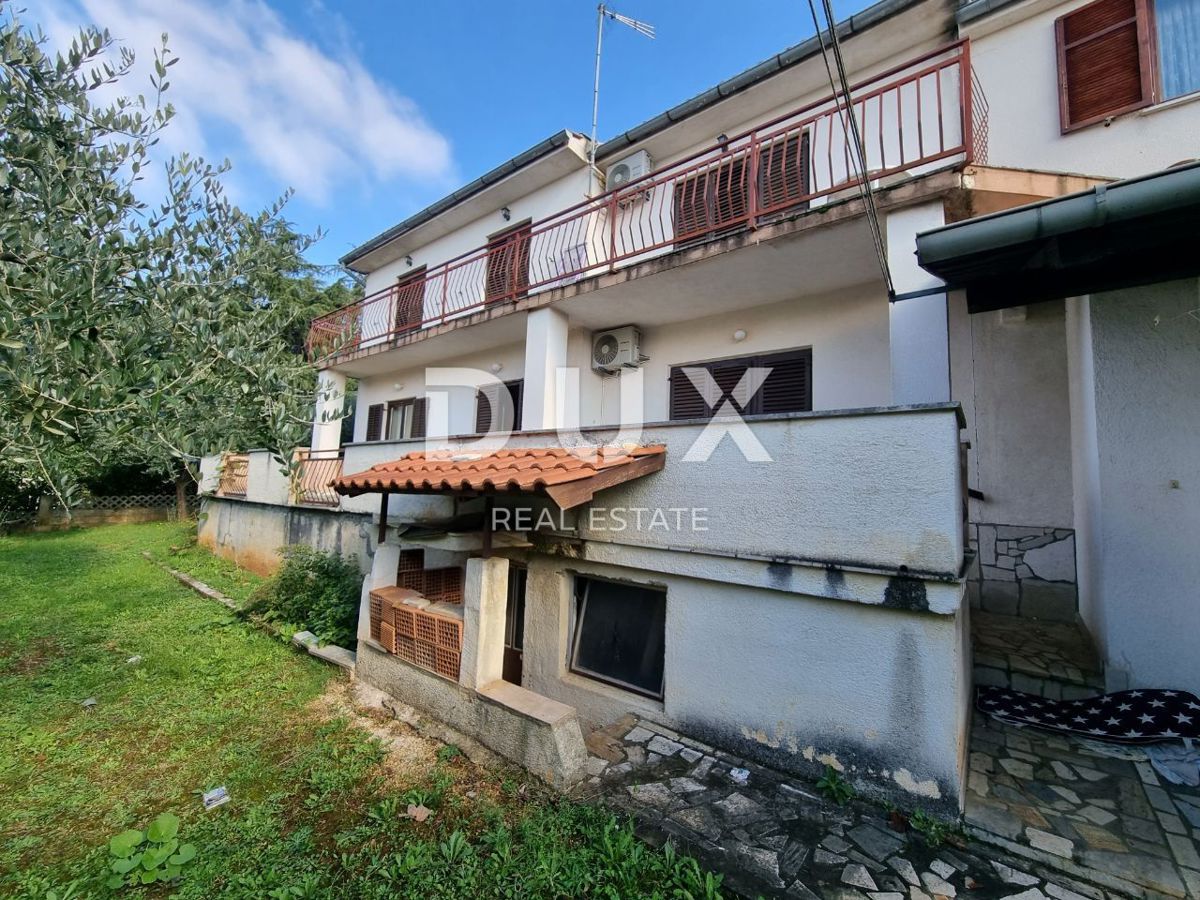 ISTRIA, POREČ - Una spaziosa casa da ristrutturare in una zona tranquilla della città