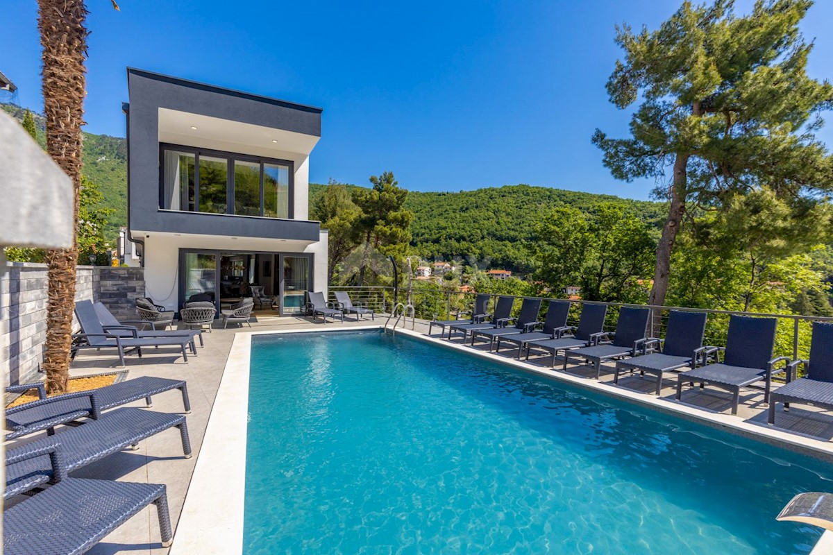 OPATIJA, MOŠĆENIČKA DRAGA - villa esclusiva vicino alla spiaggia su un terreno di 1200m2