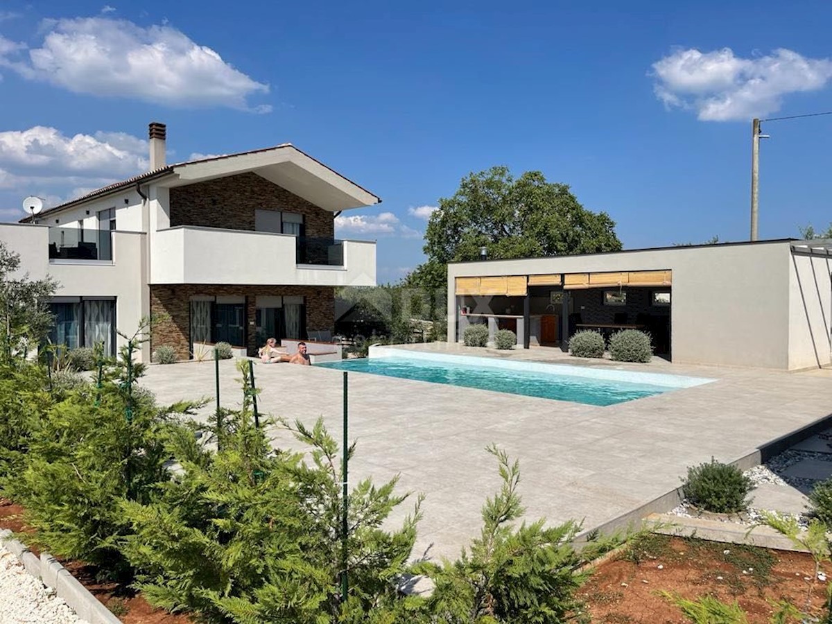 ISTRIA, MARČANA - Una bella villa moderna con piscina