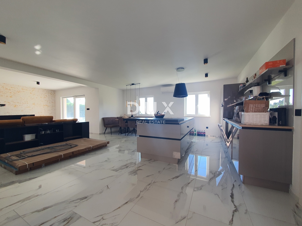 Opatija, Bregi - Casa di nuova costruzione con piscina e vista mare