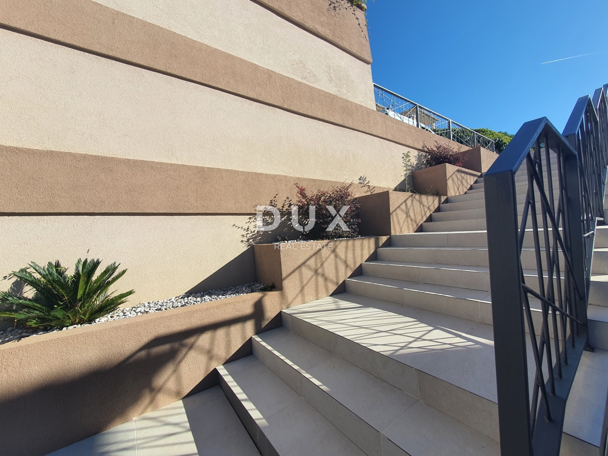 Opatija, Bregi - Casa di nuova costruzione con piscina e vista mare