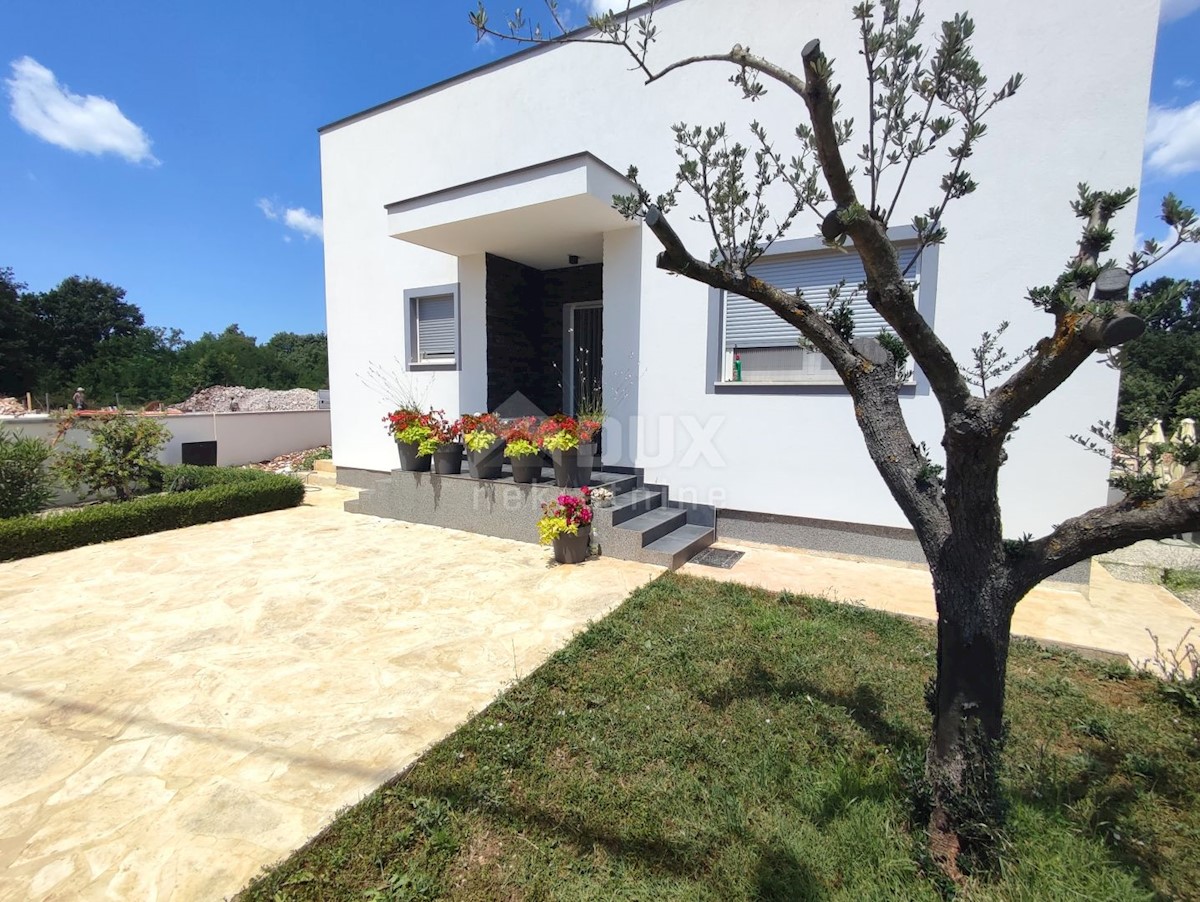 ISTRIA, VODNJAN - Casa familiare 240 m2, taverna, 1100m2 terreno agricolo