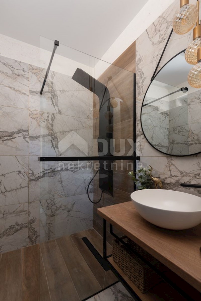 ZADAR, STARIGRAD - Villa di lusso a 100 m dal mare