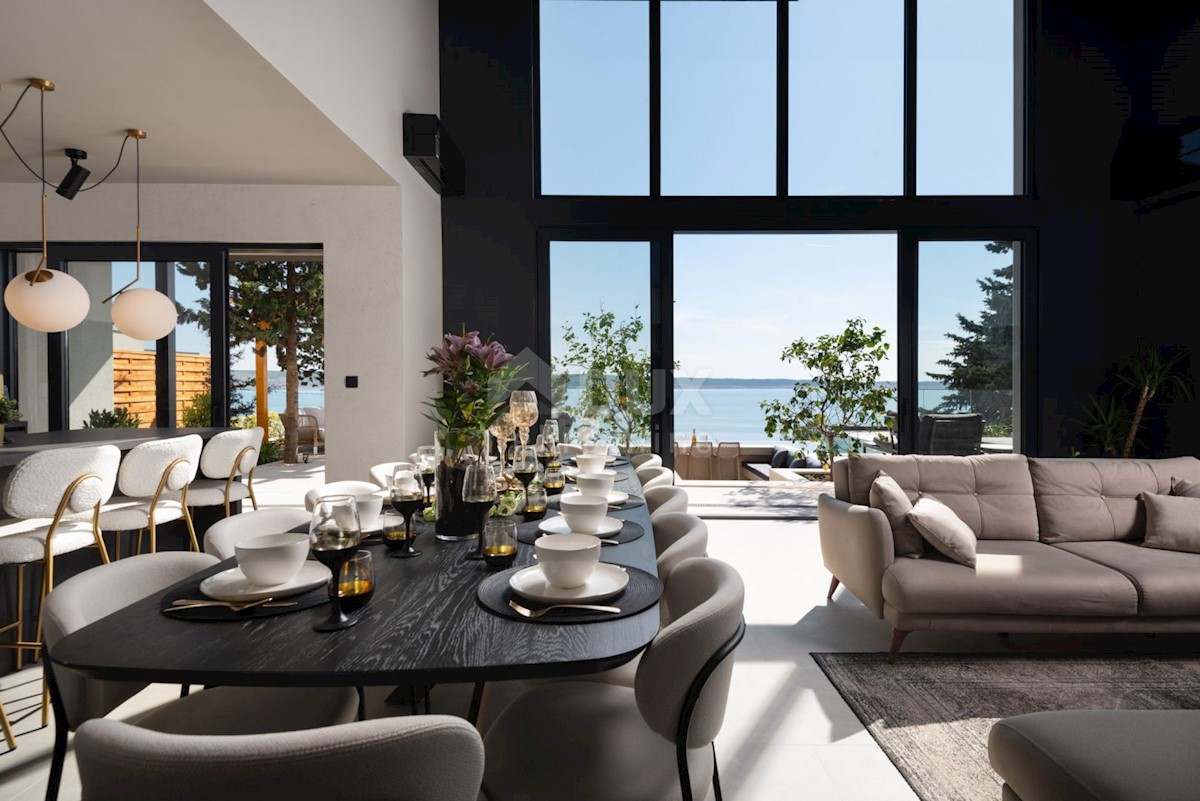 ZADAR, STARIGRAD - Villa di lusso a 100 m dal mare