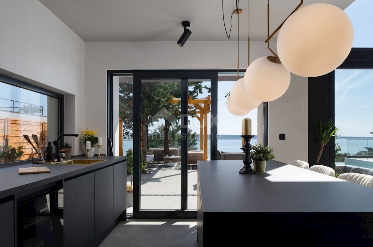 ZADAR, STARIGRAD - Villa di lusso a 100 m dal mare