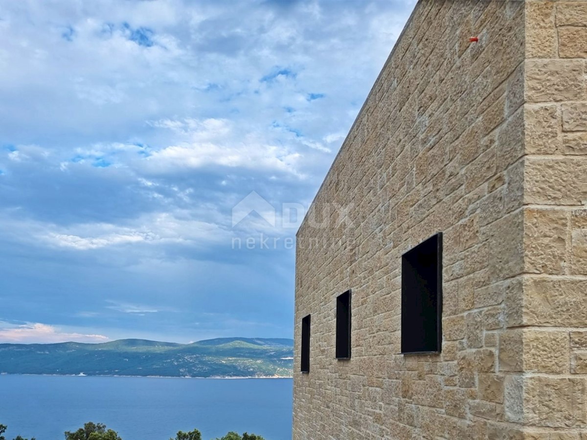 ISTRIA, RABAC - Un'imponente villa con una vista sensazionale