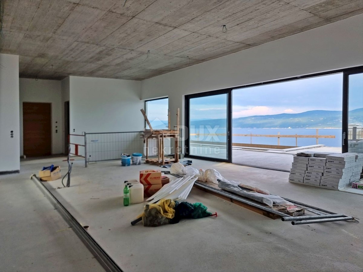 ISTRIA, RABAC - Un'imponente villa con una vista sensazionale