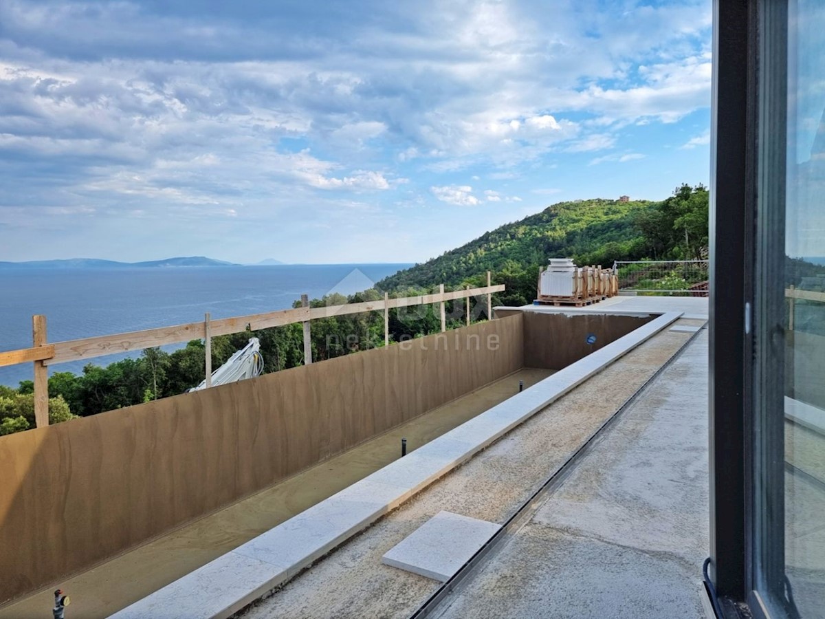 ISTRIA, RABAC - Un'imponente villa con una vista sensazionale