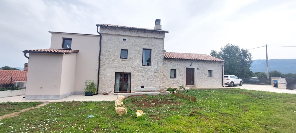 ISTRIA, KRŠAN - Bella casa in pietra con vista sull'Učka