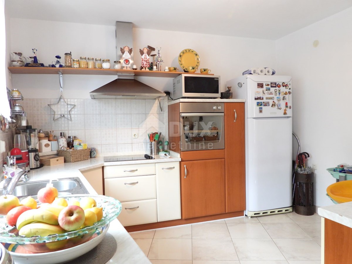 KRK, DOBRINJ - casa indipendente 135m2 con vista mare + ambiente 150m2
