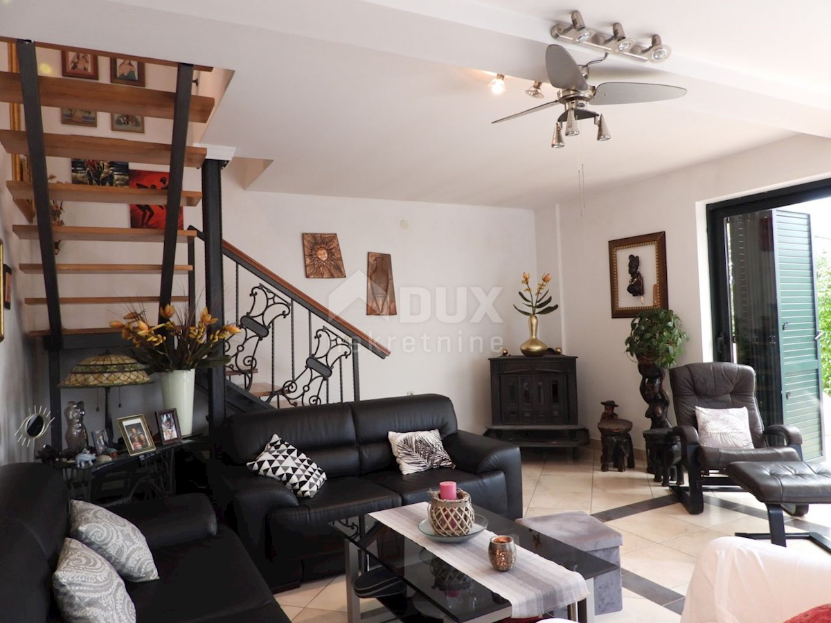 KRK, DOBRINJ - casa indipendente 135m2 con vista mare + ambiente 150m2