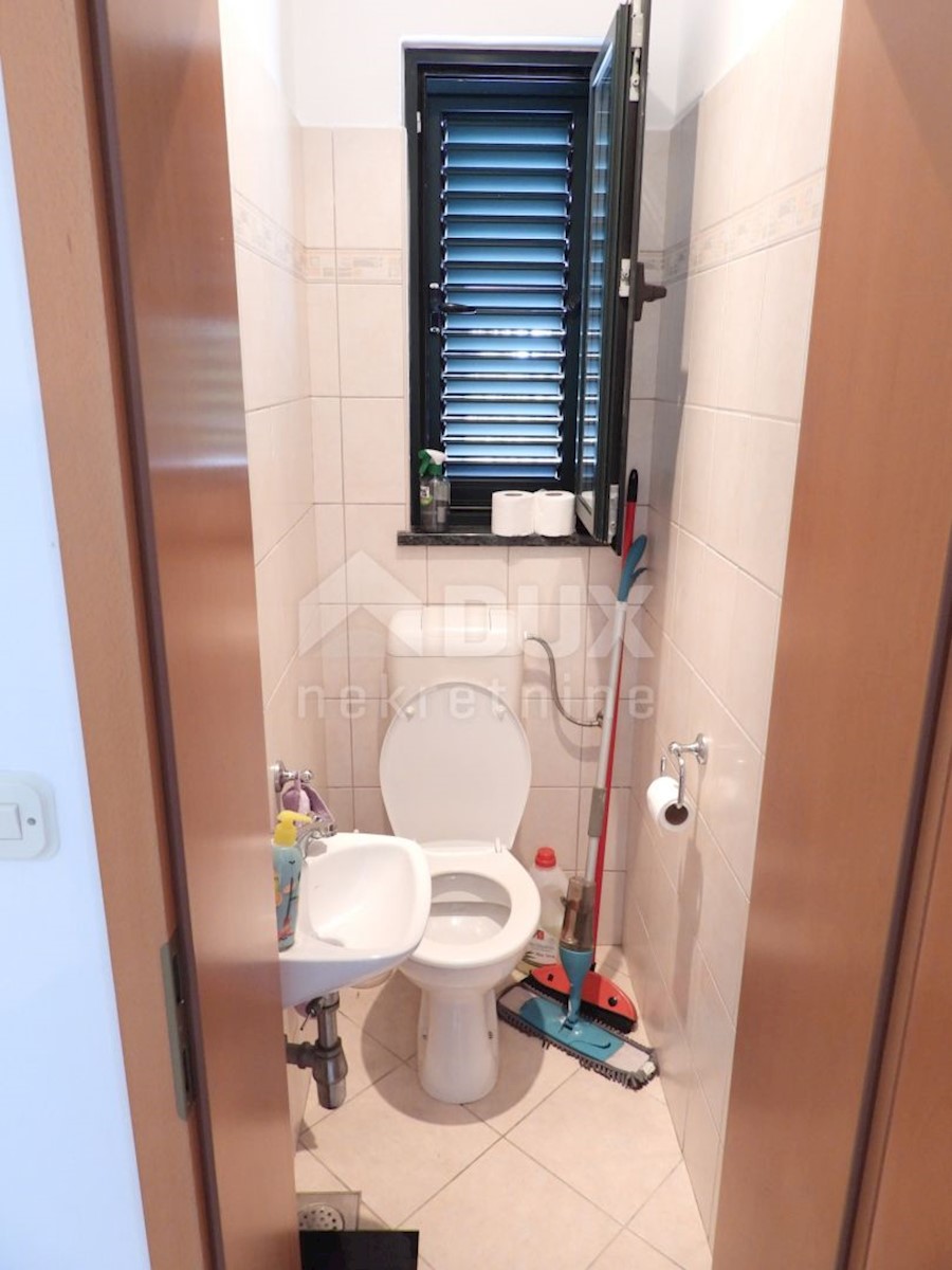 KRK, DOBRINJ - casa indipendente 135m2 con vista mare + ambiente 150m2