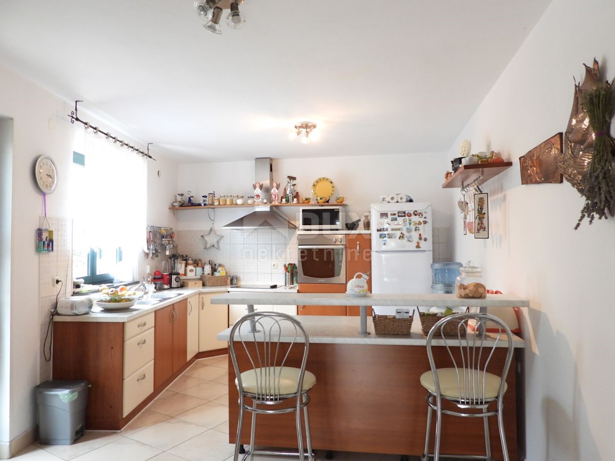KRK, DOBRINJ - casa indipendente 135m2 con vista mare + ambiente 150m2