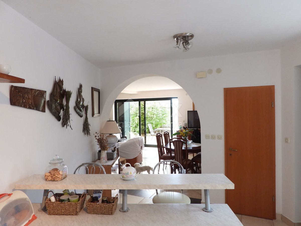 KRK, DOBRINJ - casa indipendente 135m2 con vista mare + ambiente 150m2