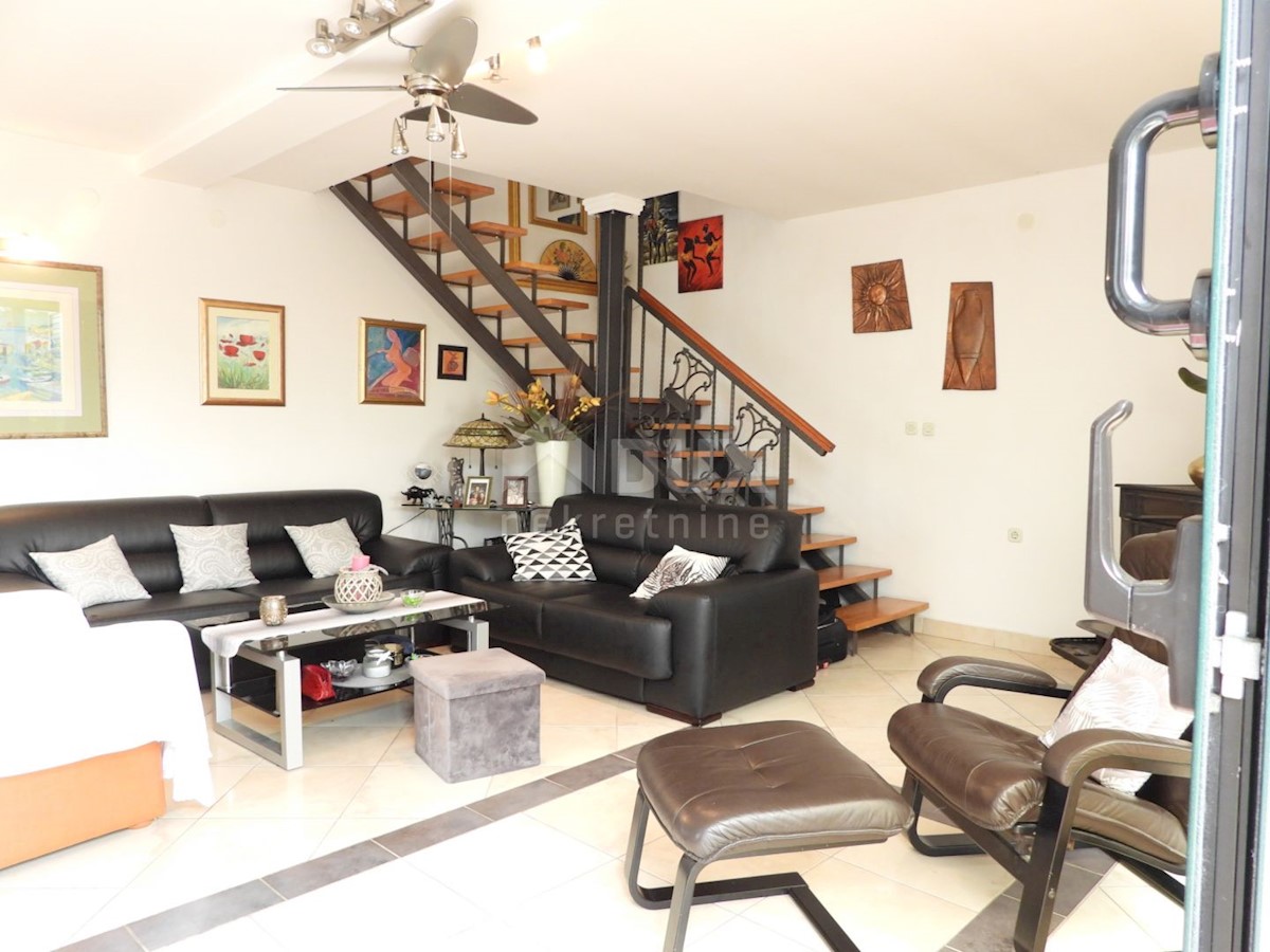 KRK, DOBRINJ - casa indipendente 135m2 con vista mare + ambiente 150m2