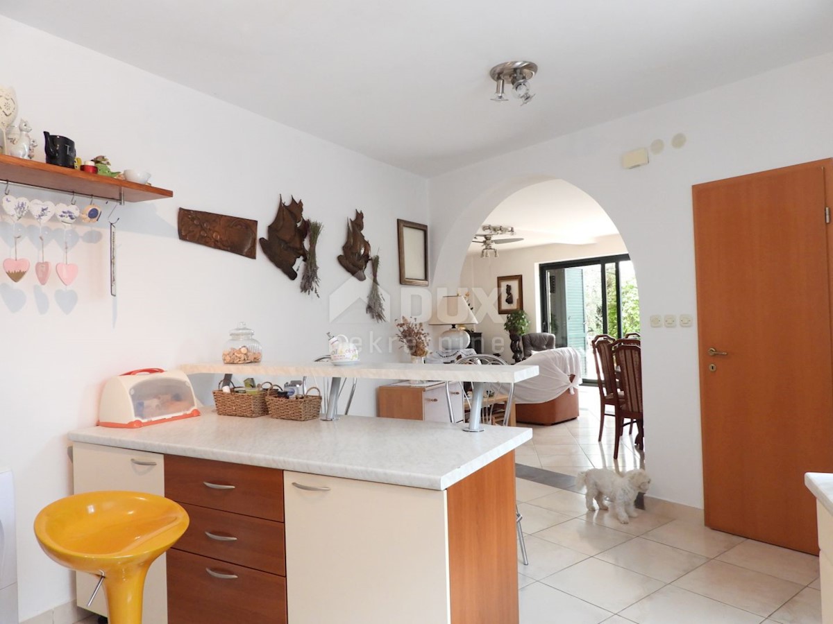 KRK, DOBRINJ - casa indipendente 135m2 con vista mare + ambiente 150m2