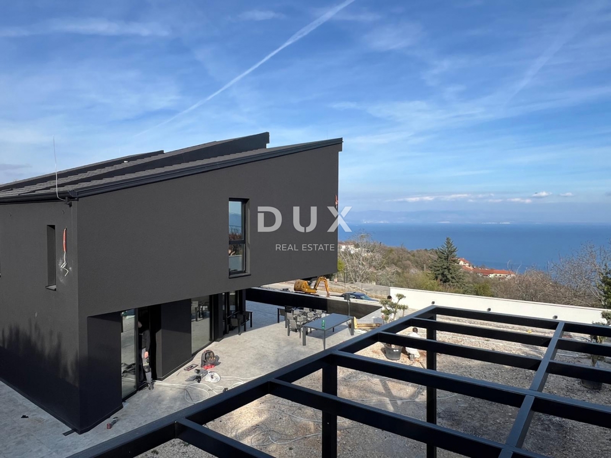 OPATIA, ST. JELENA - villa 250m2 con vista panoramica sul mare e piscina + giardino paesaggistico 1200m2