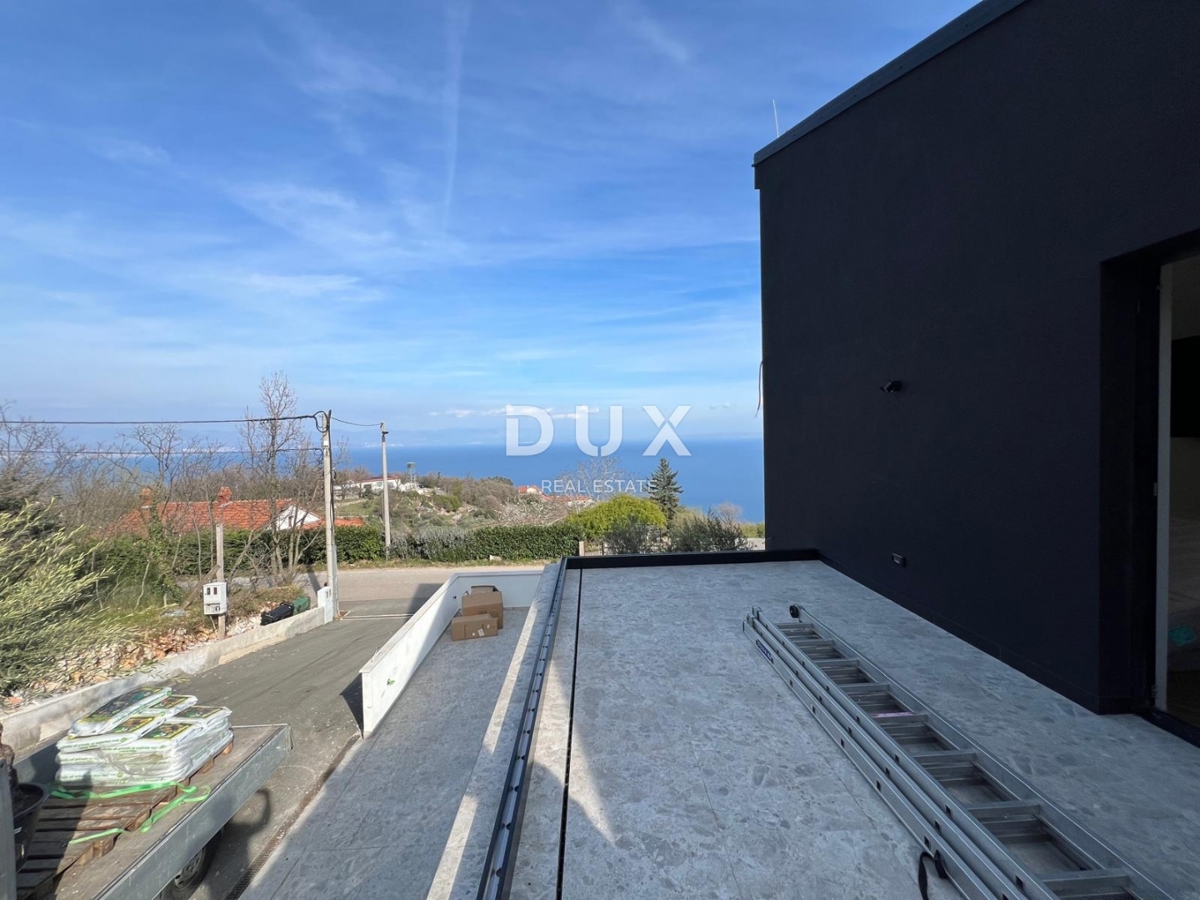 OPATIA, ST. JELENA - villa 250m2 con vista panoramica sul mare e piscina + giardino paesaggistico 1200m2
