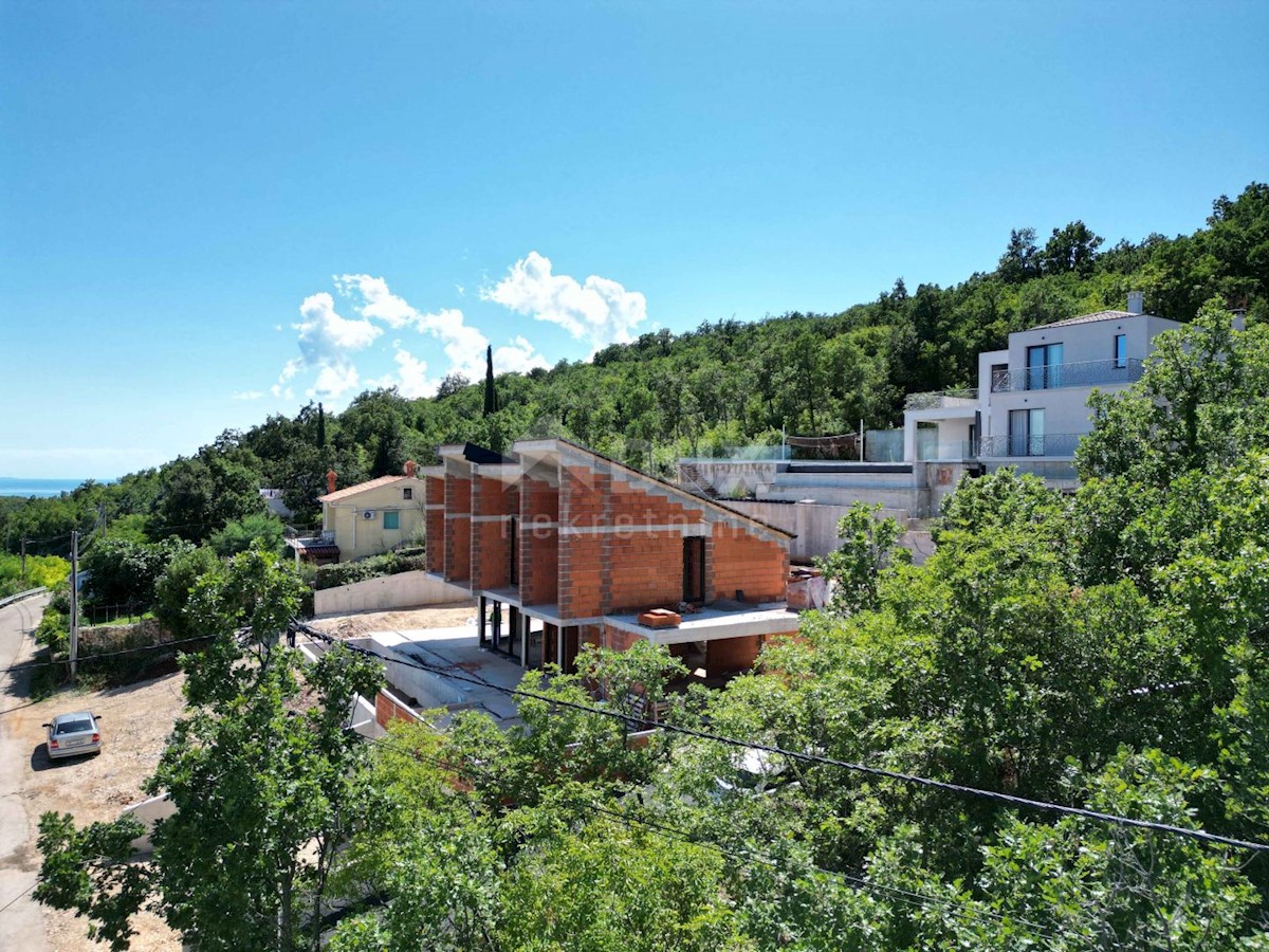 OPATIA, ST. JELENA - villa 250m2 con vista panoramica sul mare e piscina + giardino paesaggistico 1200m2