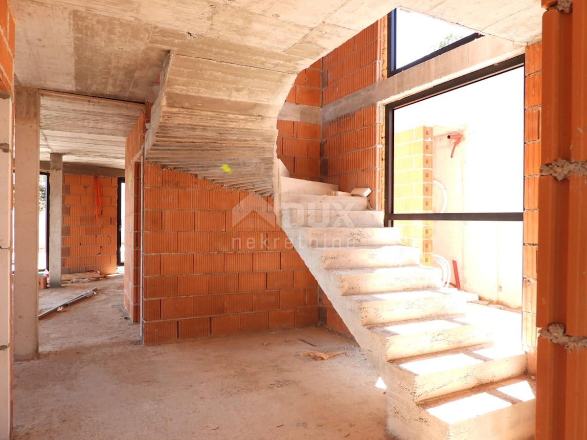 OPATIA, ST. JELENA - villa 250m2 con vista panoramica sul mare e piscina + giardino paesaggistico 1200m2