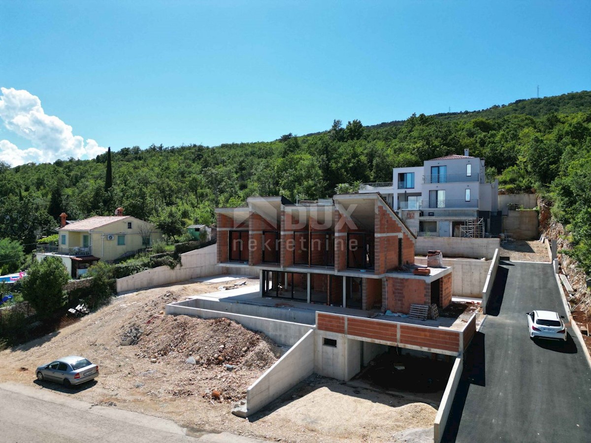 OPATIA, ST. JELENA - villa 250m2 con vista panoramica sul mare e piscina + giardino paesaggistico 1200m2