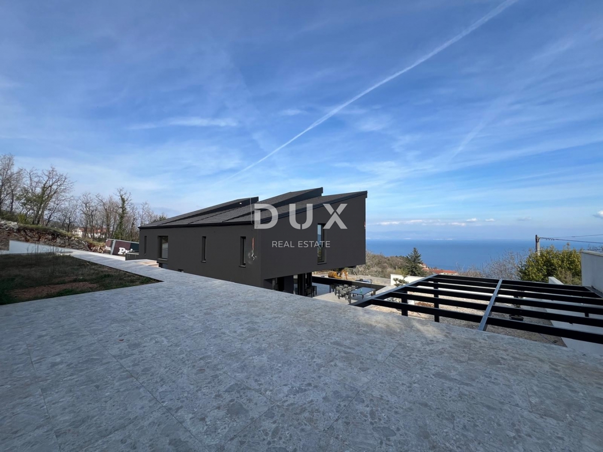 OPATIA, ST. JELENA - villa 250m2 con vista panoramica sul mare e piscina + giardino paesaggistico 1200m2