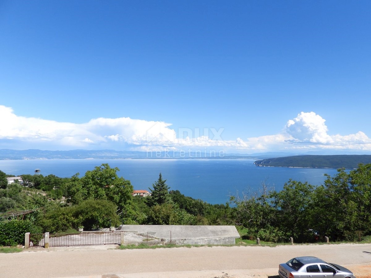 OPATIA, ST. JELENA - villa 250m2 con vista panoramica sul mare e piscina + giardino paesaggistico 1200m2