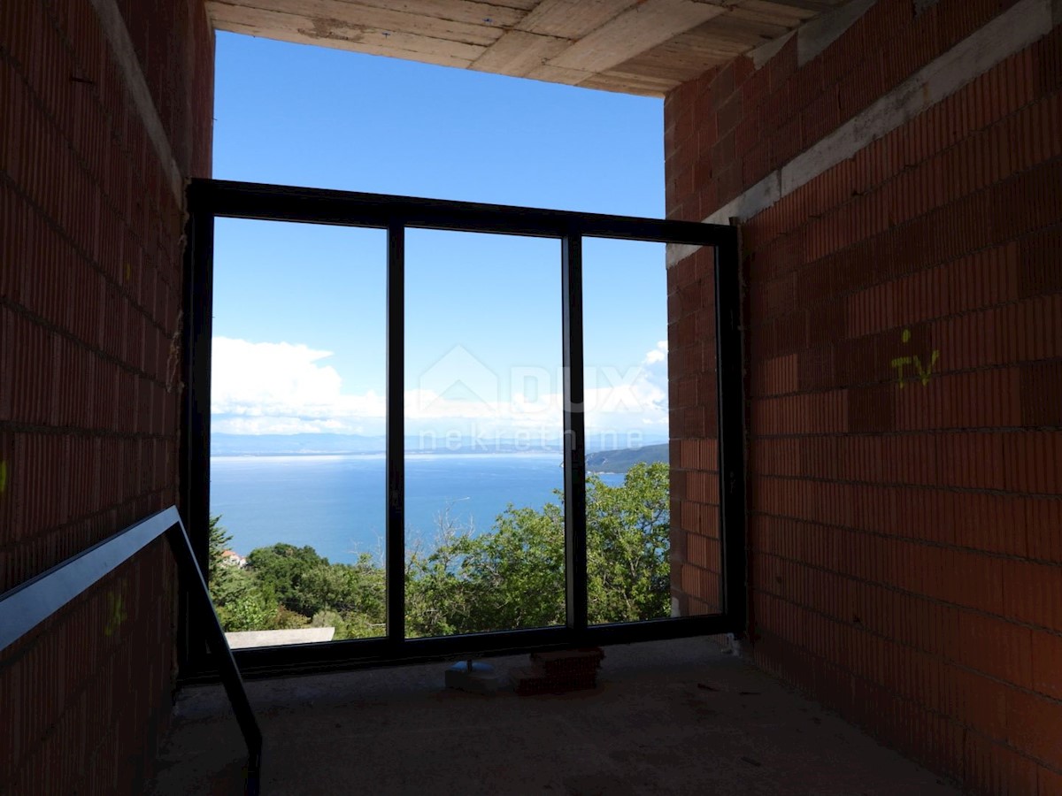 OPATIA, ST. JELENA - villa 250m2 con vista panoramica sul mare e piscina + giardino paesaggistico 1200m2