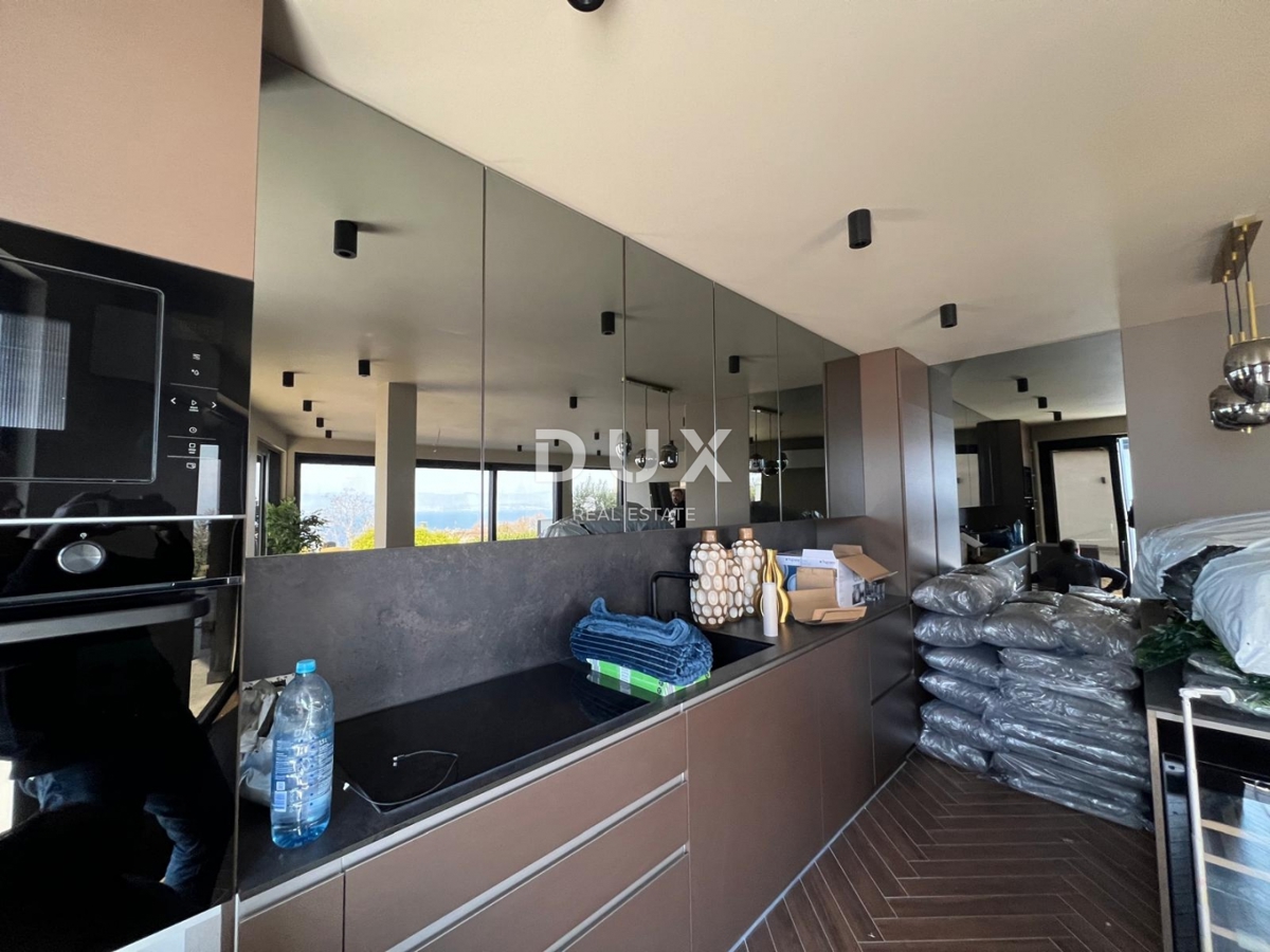 OPATIA, ST. JELENA - villa 250m2 con vista panoramica sul mare e piscina + giardino paesaggistico 1200m2