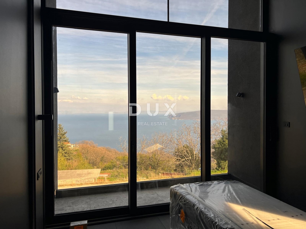 OPATIA, ST. JELENA - villa 250m2 con vista panoramica sul mare e piscina + giardino paesaggistico 1200m2