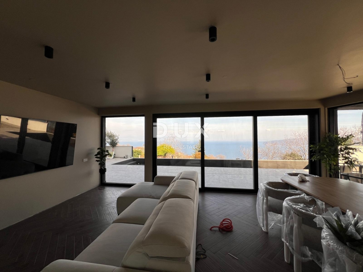 OPATIA, ST. JELENA - villa 250m2 con vista panoramica sul mare e piscina + giardino paesaggistico 1200m2