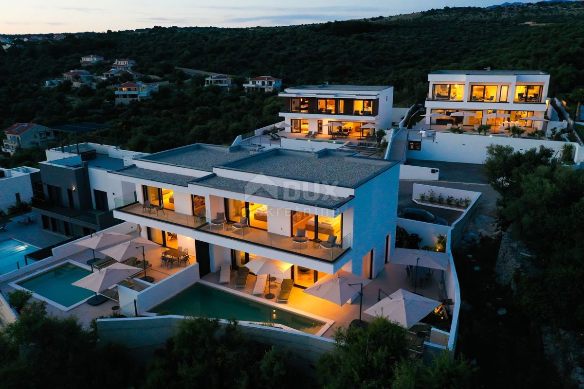 ISOLA DI PAG, JAKIŠNICA - eccezionale villa duplex moderna con piscina